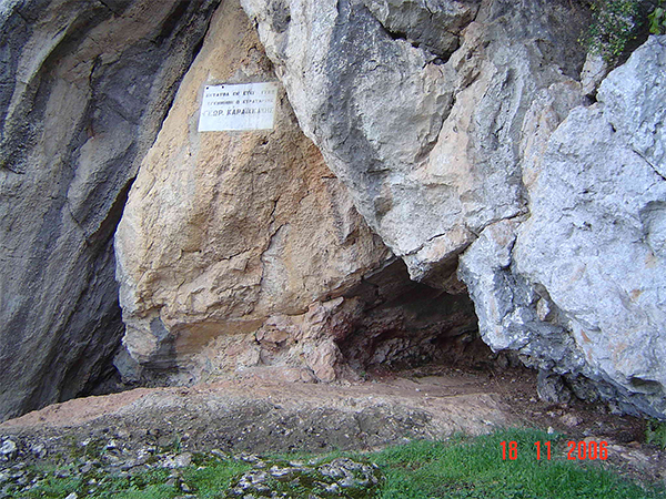 Σπηλιά Γ. Καραϊσκάκη